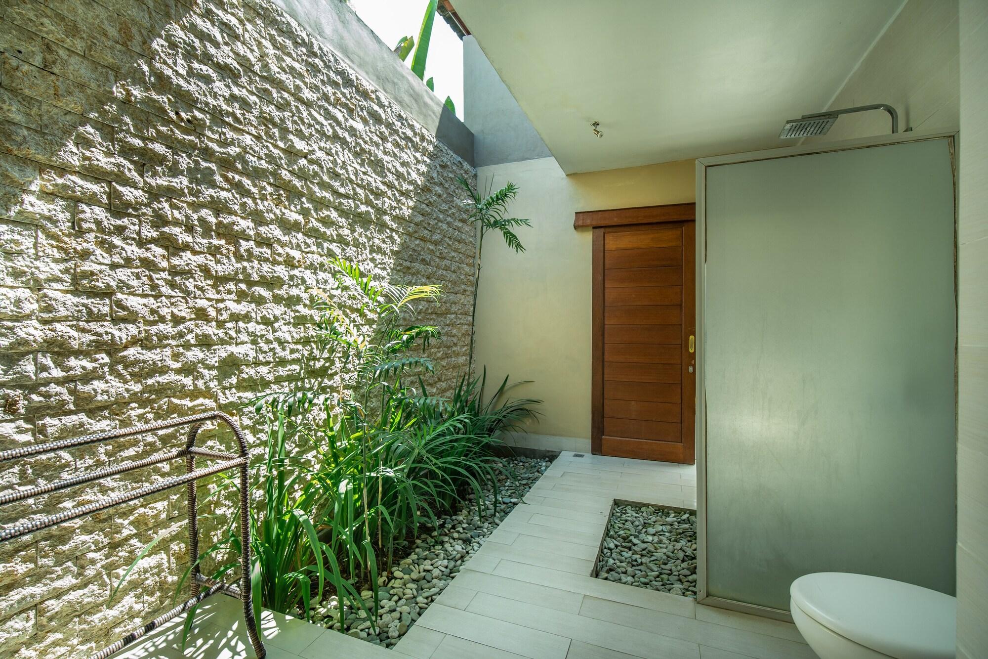 Ubud Lestari Villa Exterior photo