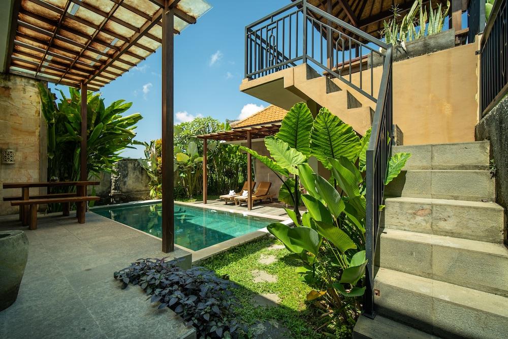 Ubud Lestari Villa Exterior photo