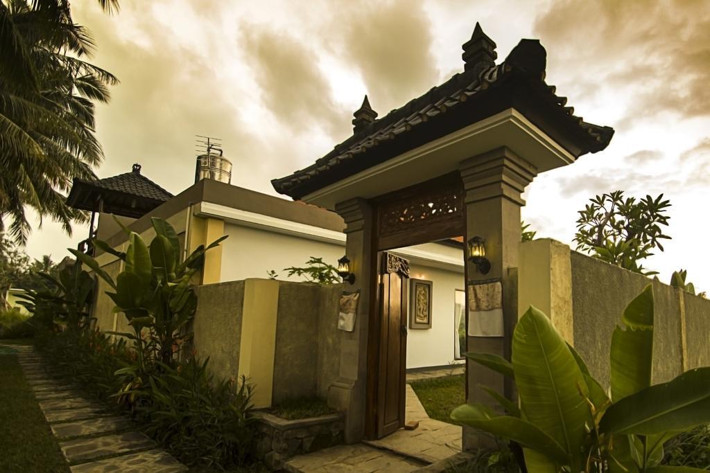 Ubud Lestari Villa Exterior photo