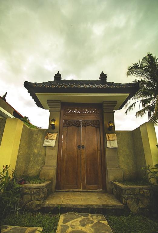 Ubud Lestari Villa Exterior photo